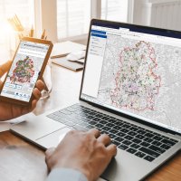 Mockup image of close up business woman working with smartphone