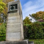 Kriegerdenkmal Buchschlag - Link öffnet seitenüberlagerndes Dialog-Fenster
