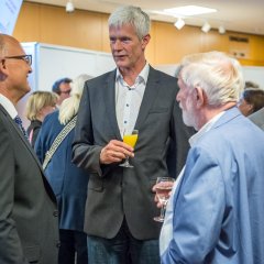 Link öffnet seitenüberlagerndes Dialog-Fenster