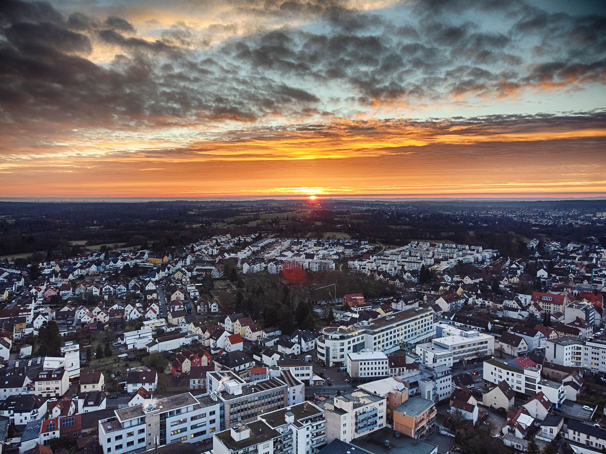 Drohnenfoto Dreieich im Sonnenuntergang