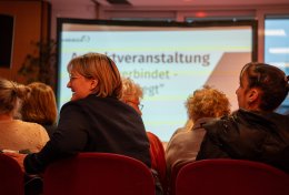 Link öffnet seitenüberlagerndes Dialog-Fenster
