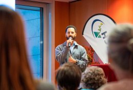 Link öffnet seitenüberlagerndes Dialog-Fenster