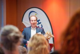 Link öffnet seitenüberlagerndes Dialog-Fenster