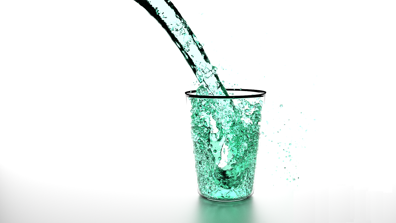 Glas mit Wasser Glas mit Wasser