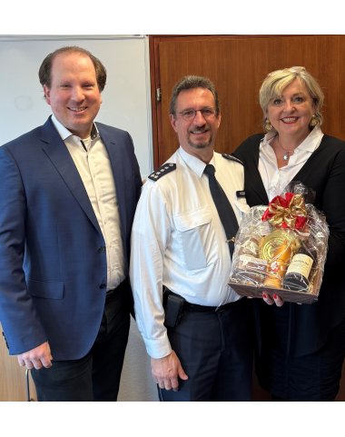 Link öffnet seitenüberlagerndes Dialog-Fenster